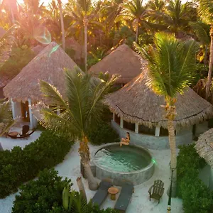 https://maya-tulum-resort.tulum-hotels.net